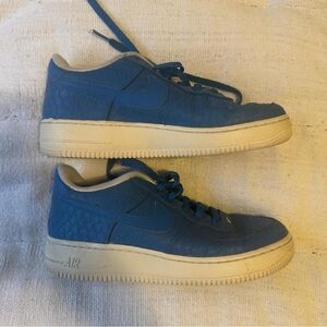 Nike Air Force 1 Low Trainers, Snakeskin Blue